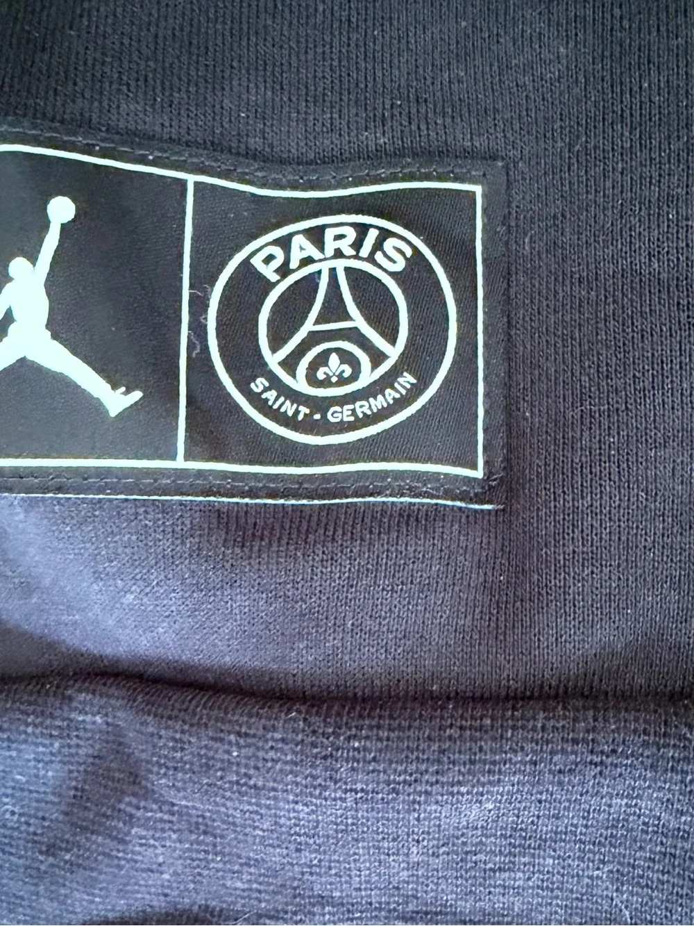 Jordan Men’s Large Paris Saint Germain Black Pullover Hoodie. France. Soccer.